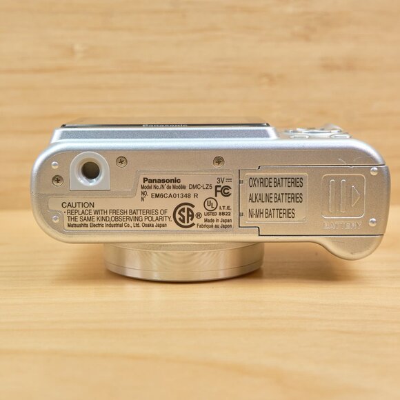 Panasonic LUMIX DMC-LZ5 6MP Digital Camera, 6x Optical Zoom, Made in Japan - Picture 7 of 9
